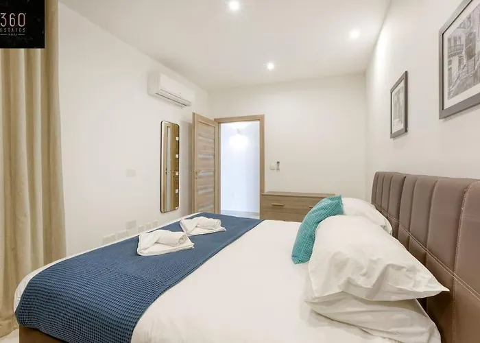Stunning 3Br Penthouse, Opposite The Harbour By 360 Estates