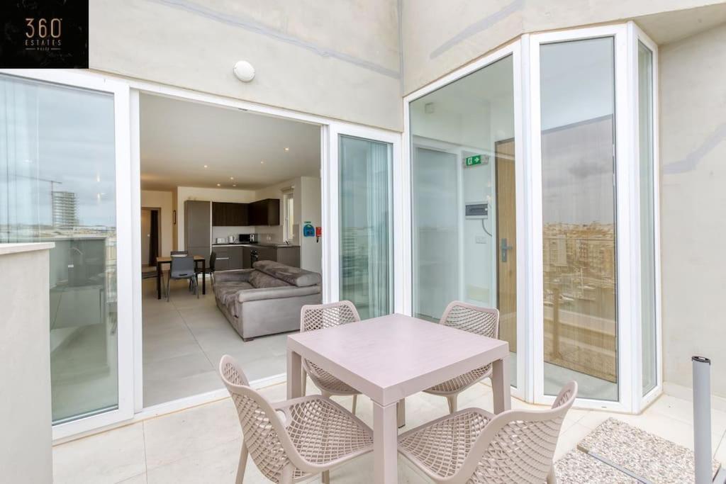 Stunning 3br Penthouse, Opposite The Harbour By 360 Estates *