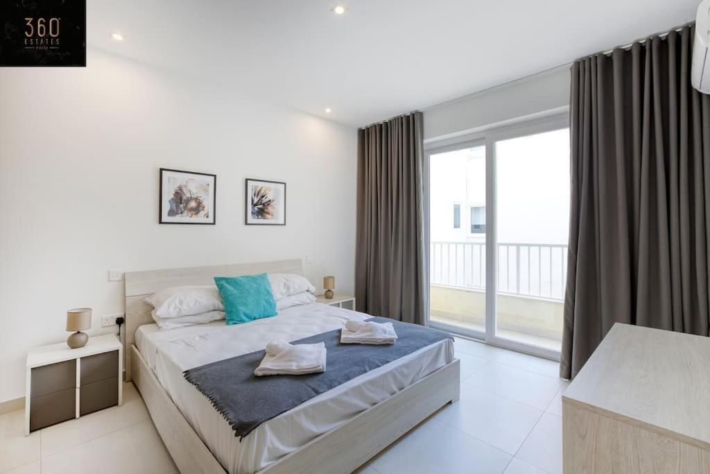 Stunning 3br Penthouse, Opposite The Harbour By 360 Estates * Pietà